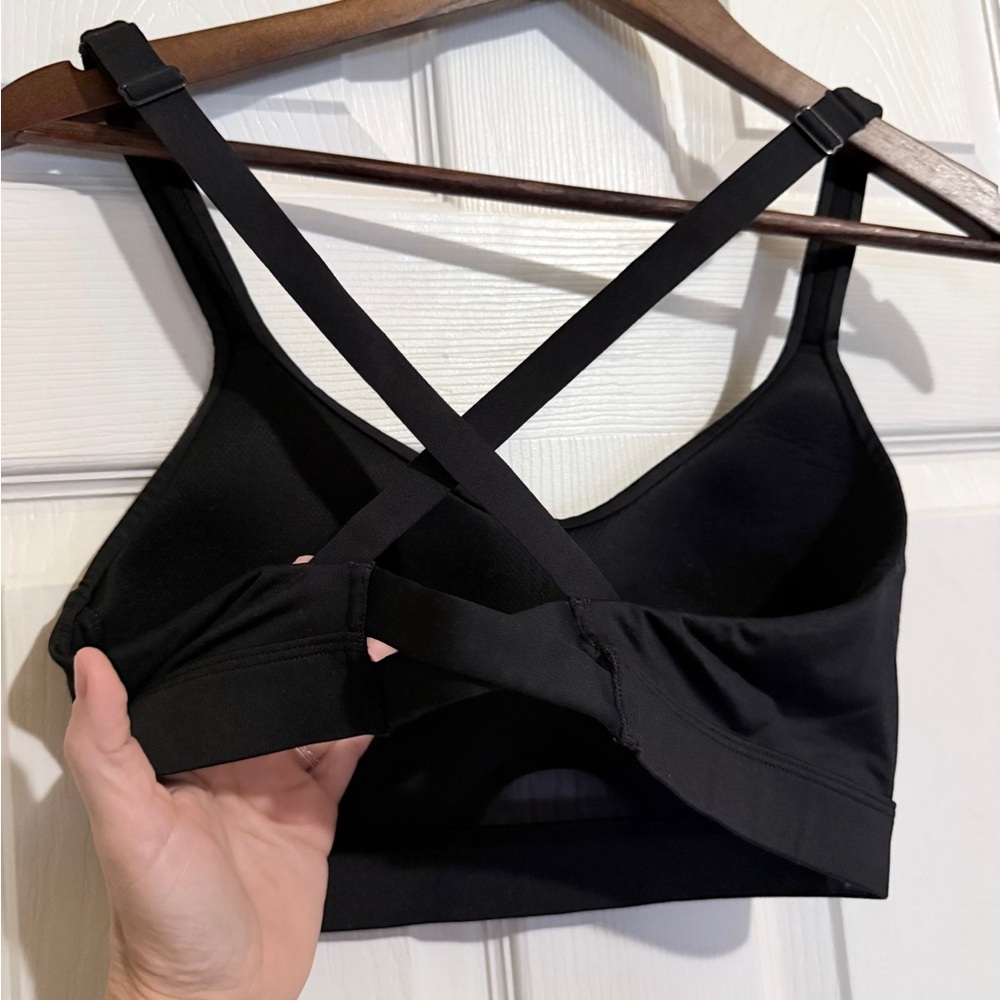 Victoria's Secret Sport Strappy Sports Bra - Picture 3 of 4